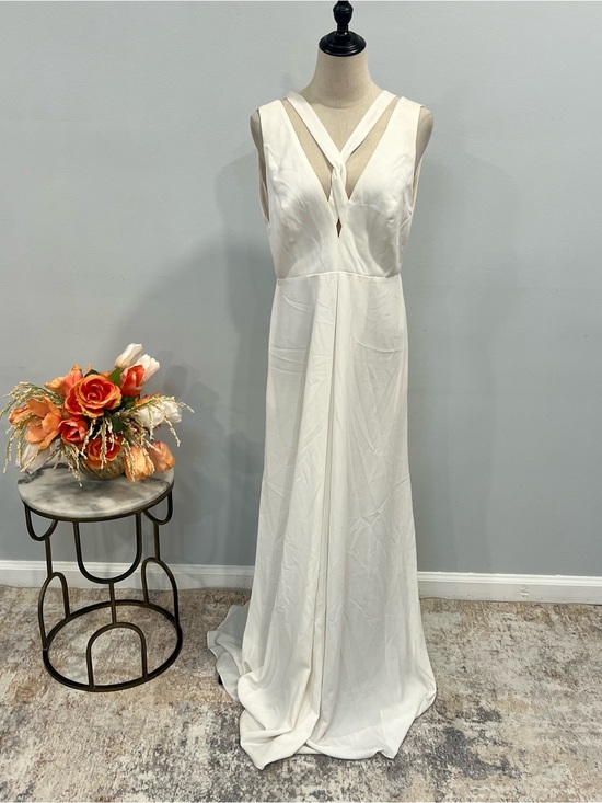 Jill Stuart Dresses & Skirts - Jill Jill Stuart White / Off White Strappy V Neck Sleeveless Maxi Gown - Size 6